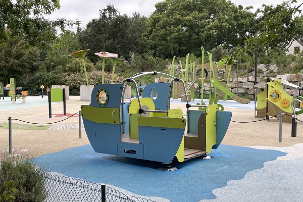 Inclusive Boat J954® playgrounds moving equipment springers image photo